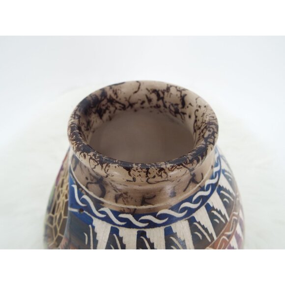 Navajo Horsehair Pottery Dreamcatcher Vase Signed by C. Smith - Picture 7 of 9